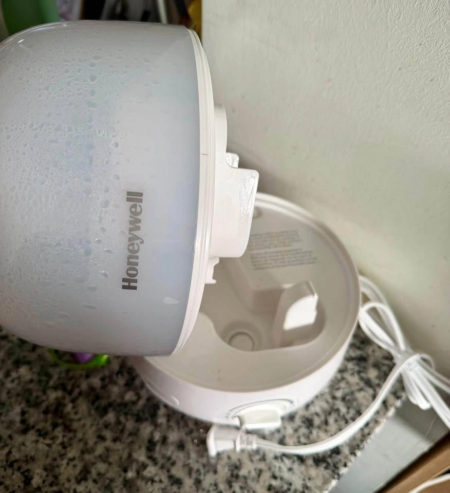 Urgent moving out sale- Honeywell Humidifier - photo 3