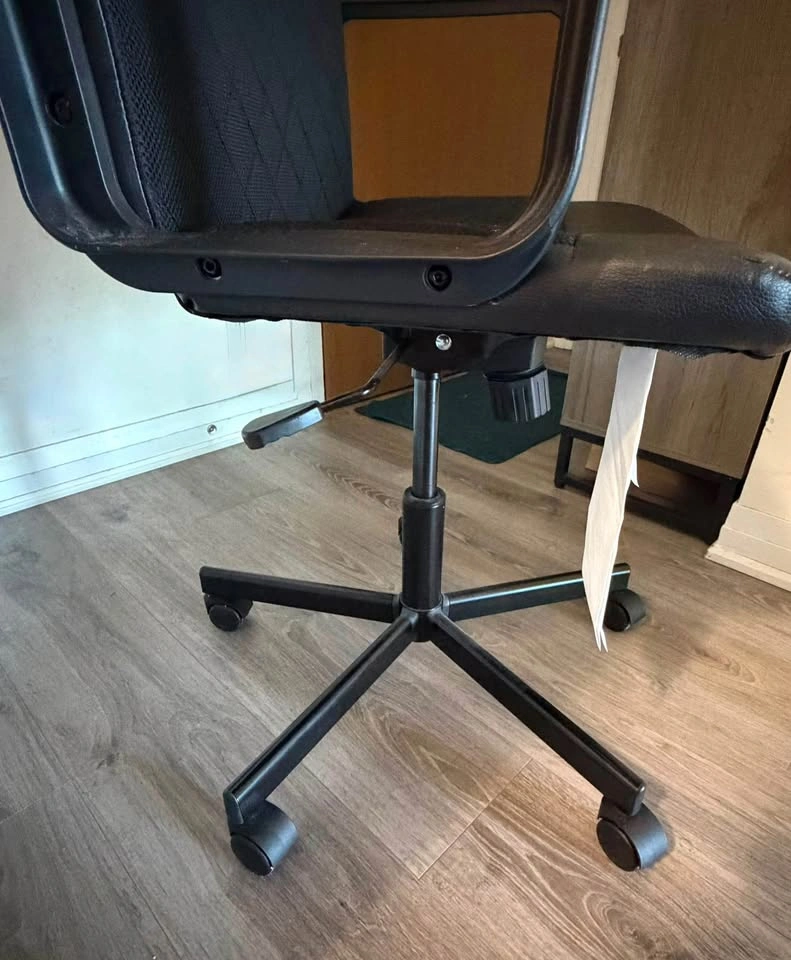 Urgent moving out sale - revolving office chair - photo 4