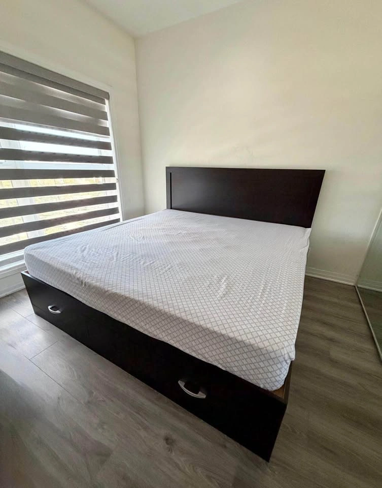 Urgent moving out sale- King Bed with storage drawers - photo 2