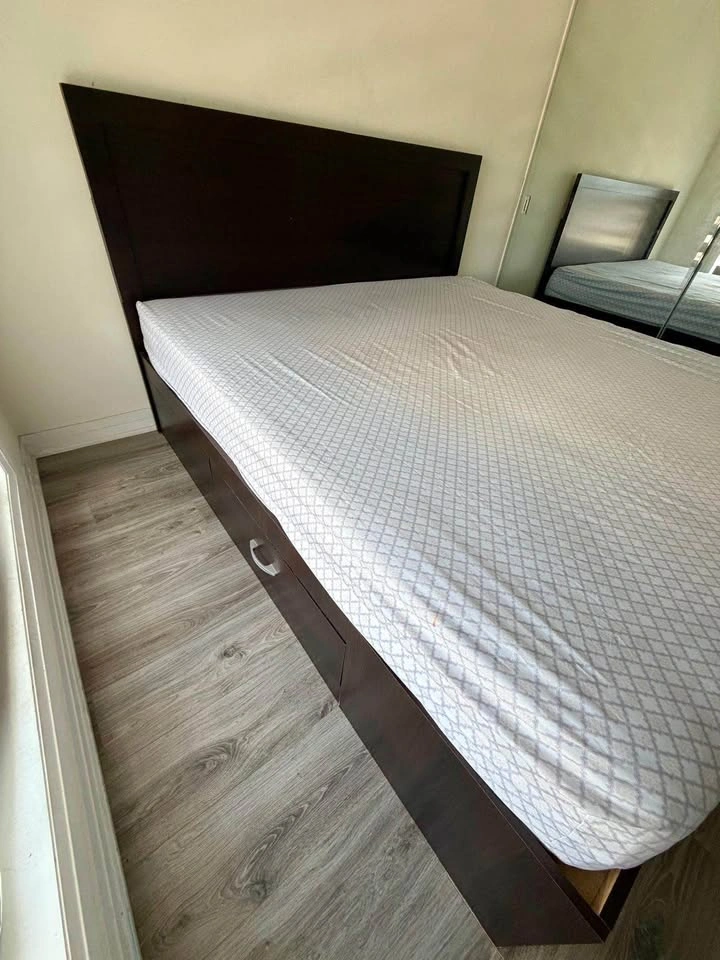 Urgent moving out sale- King Bed with storage drawers - photo 4