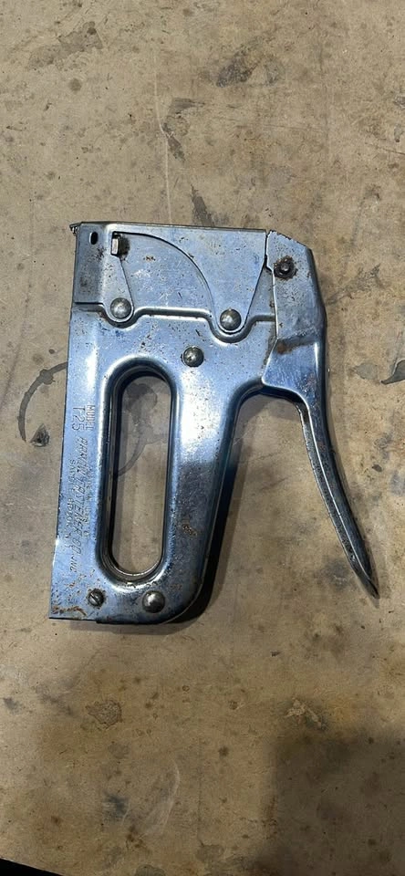 Heavy duty staple gun - photo 2
