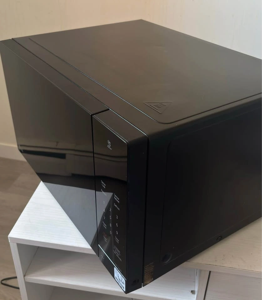 Microwave LG 1.5 cu. ft./ 1200W - photo 3