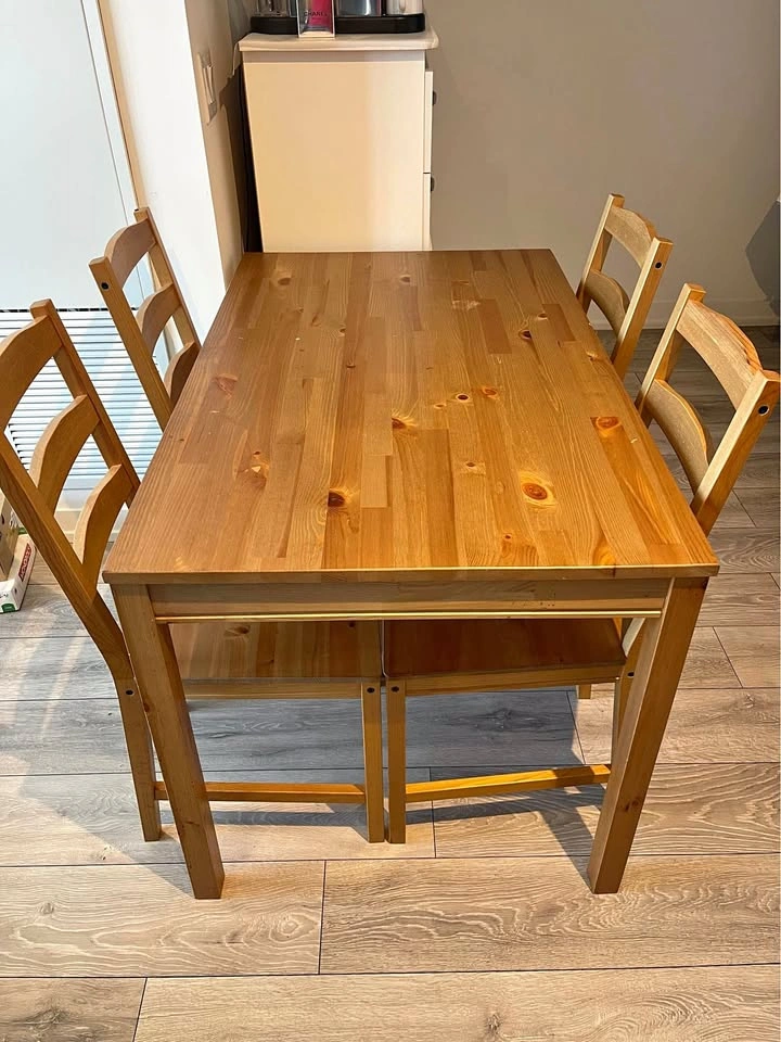 Dining Table and 4 Chairs