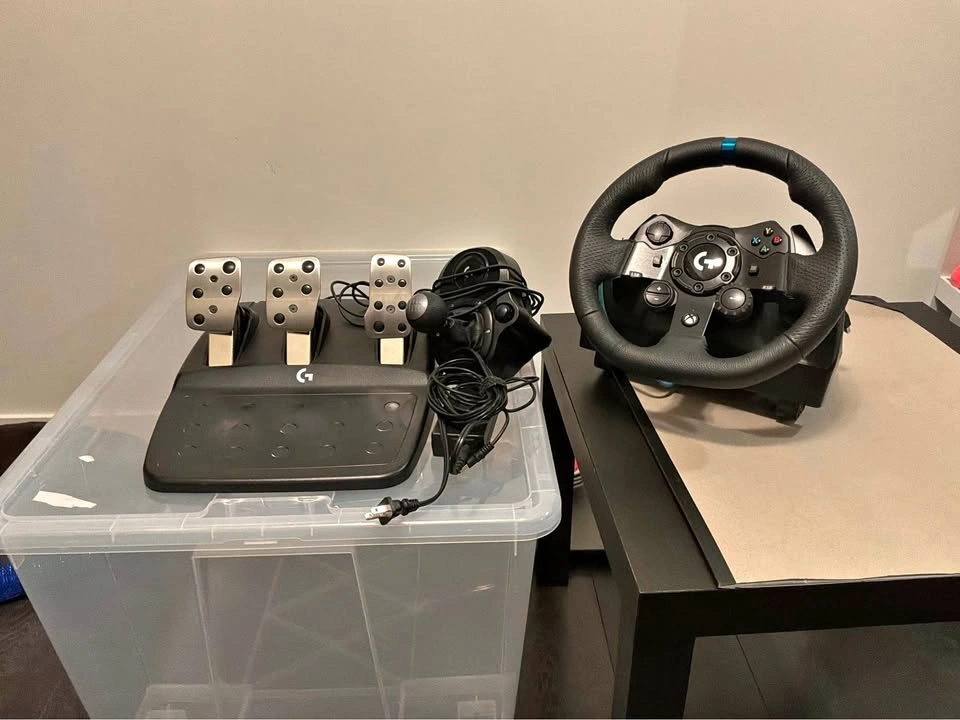 MUST GO Logitech Racing Sim - wheel pedals shifter