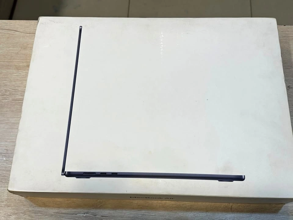 Sealed MacBook Air M4 15 inch 512 GB (Unopened New In box)