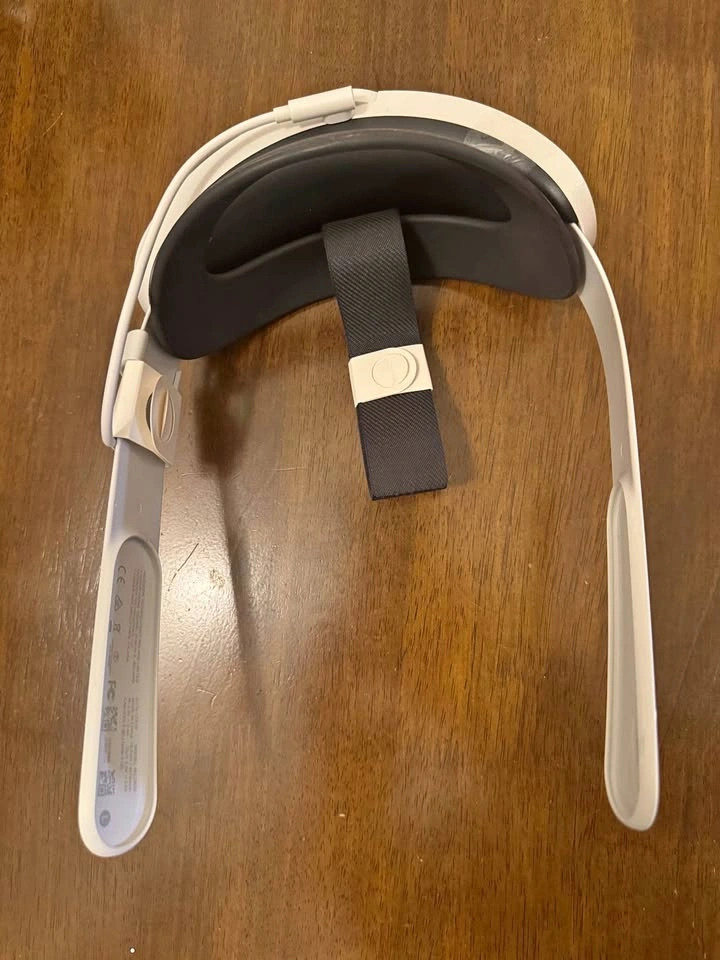 Meta Quest 2 Strap with battery pack