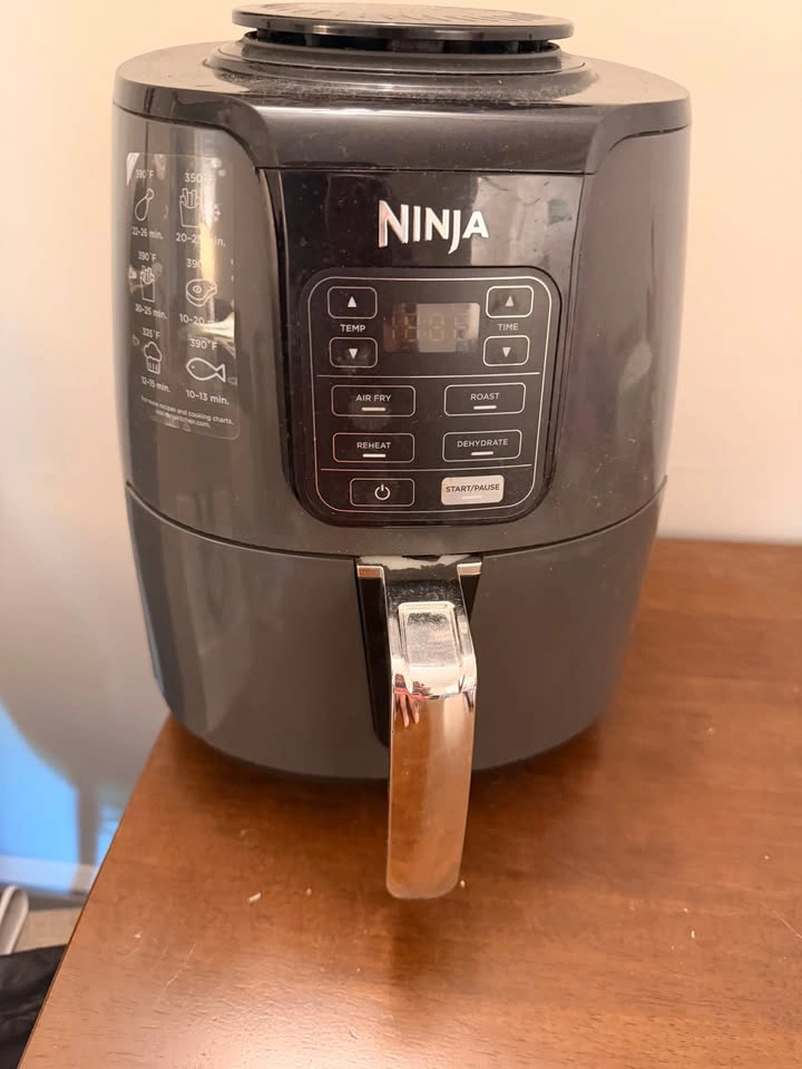 Ninja 4-Quart Air Fryer (AF101) - photo 2