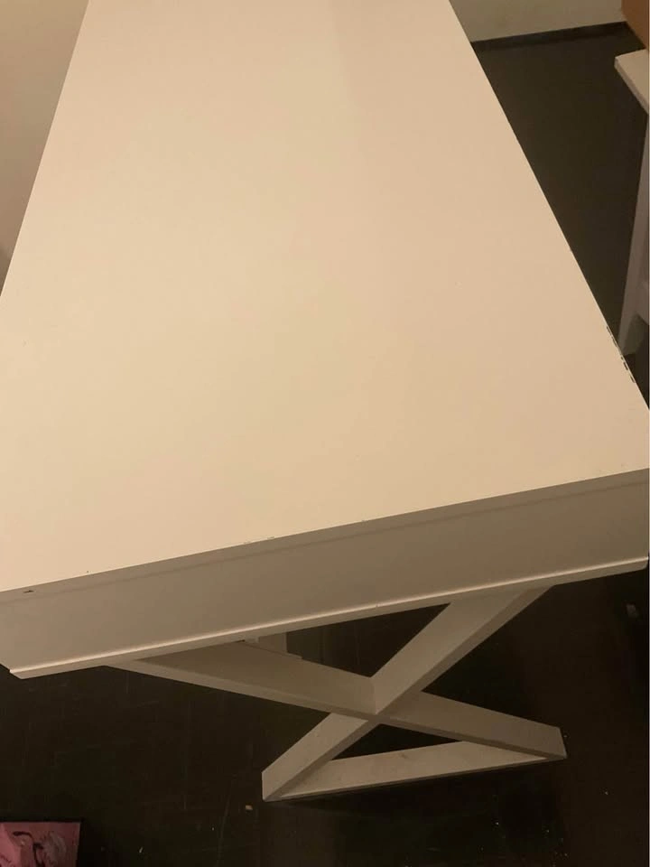 White Modern Desk – Sturdy & Stylish | 18" x 18" x 30" - photo 3
