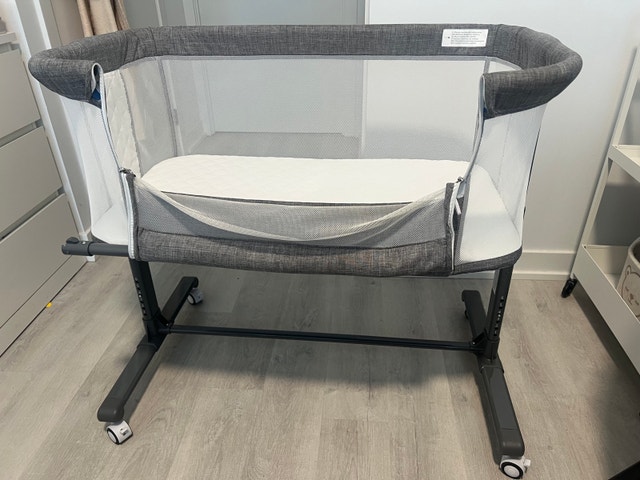 Adjustable Bassinet Bedside Sleeper