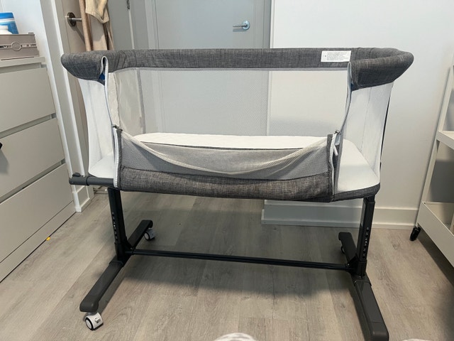Adjustable Bassinet Bedside Sleeper - photo 2