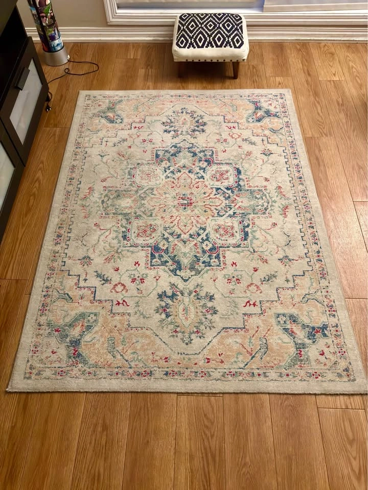 *Moving Out* Traditional Rug 5.5 ft x 4 ft - photo 2