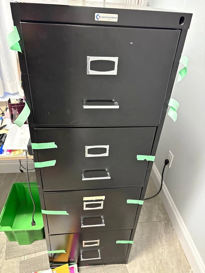 Metal 4 drawer filing cabinet