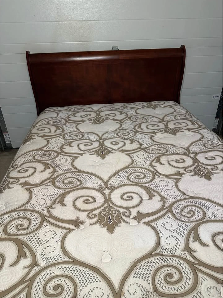 Queen size Solid Wood Sleigh Bed Frame with Mattress - photo 2