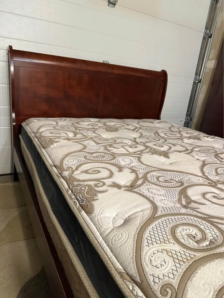 Queen size Solid Wood Sleigh Bed Frame with Mattress - photo 5