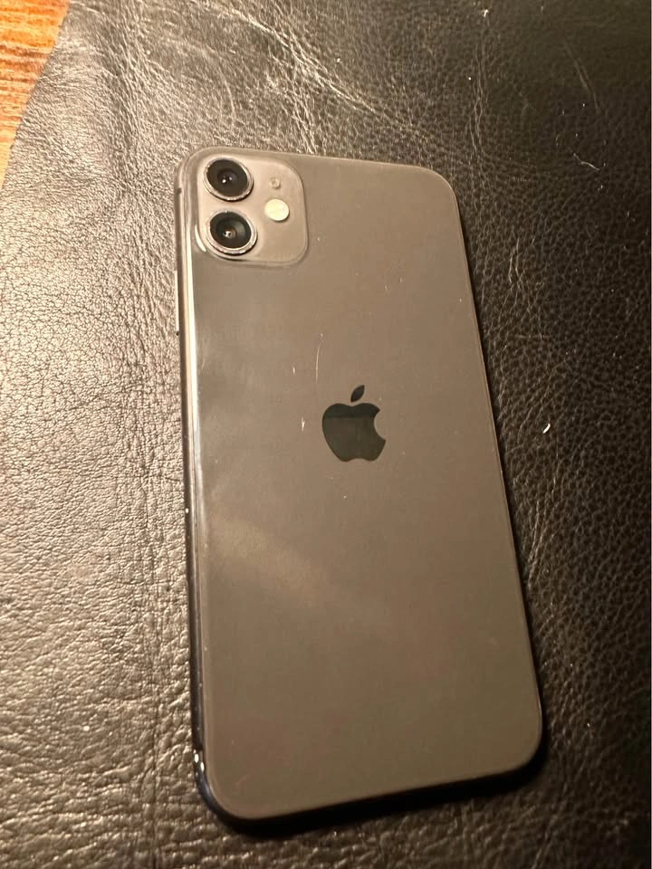 iPhone 11 - Black 64GB - photo 2