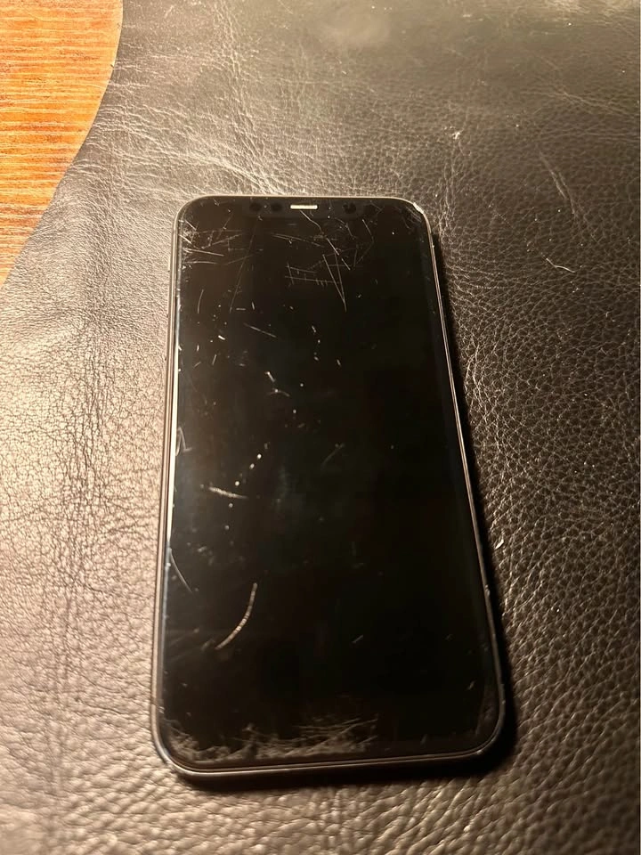 iPhone 11 - Black 64GB - photo 5