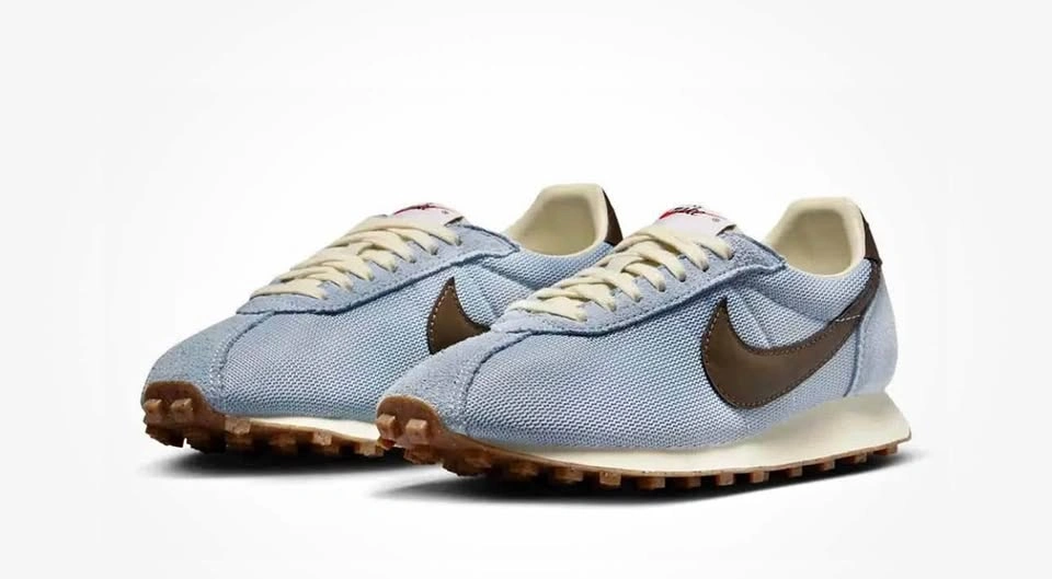 Nike Daybreak Light Blue and Brown Women’s 12- Men’s 10.5