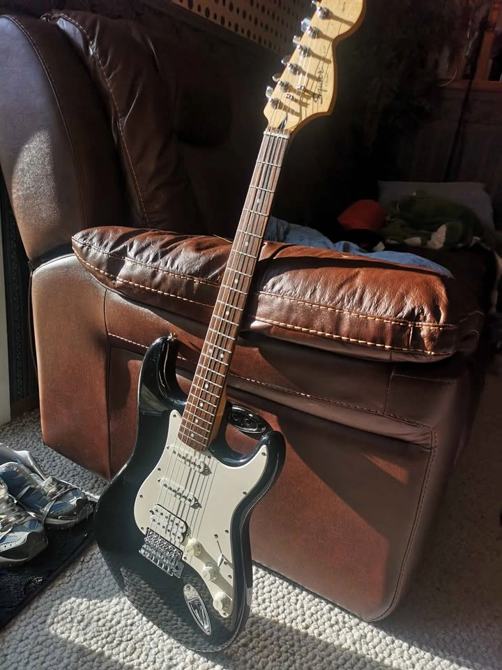 2008 Squier Affinity HSS Stratocaster - OBO - photo 2