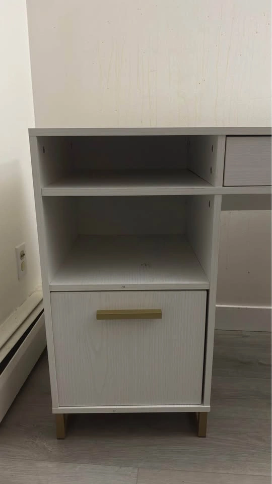 Desk /Table - photo 2