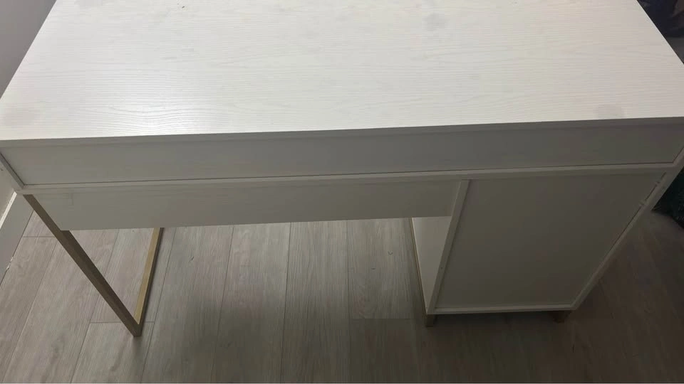 Desk /Table - photo 5