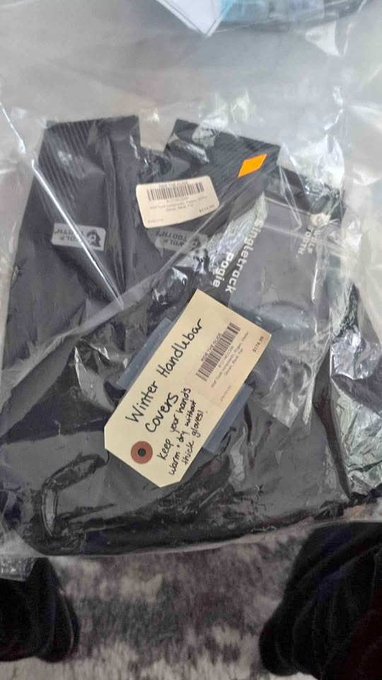 Bike handle bar warm covers. Wolf tooth pogies BNIB