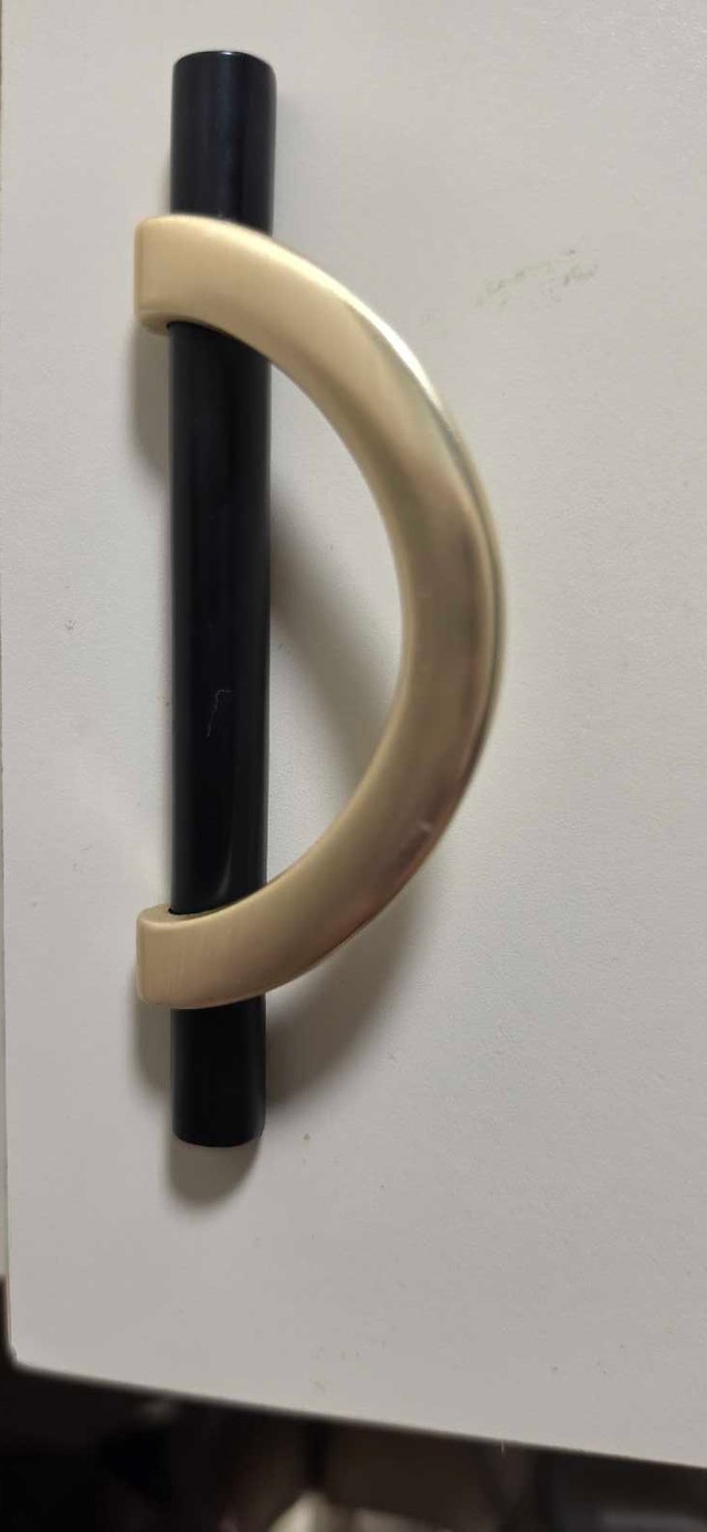 Door/Drawer/Cabinet handles Black/ Brushed gold - photo 2
