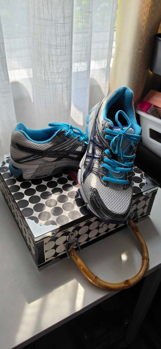 NEW!! ASICS GT 1000 ladies size 5 running shoes NEW - photo 5