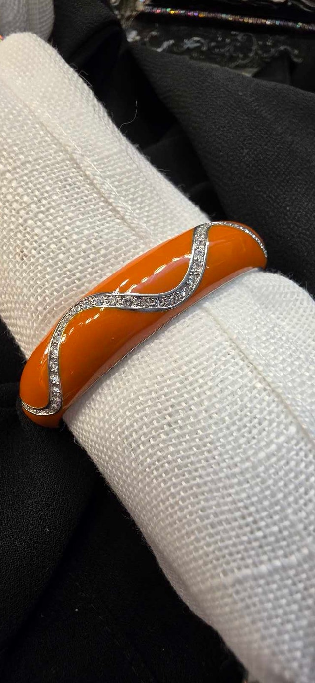NEW - FAC Enamel & Swarovski crystal bangle