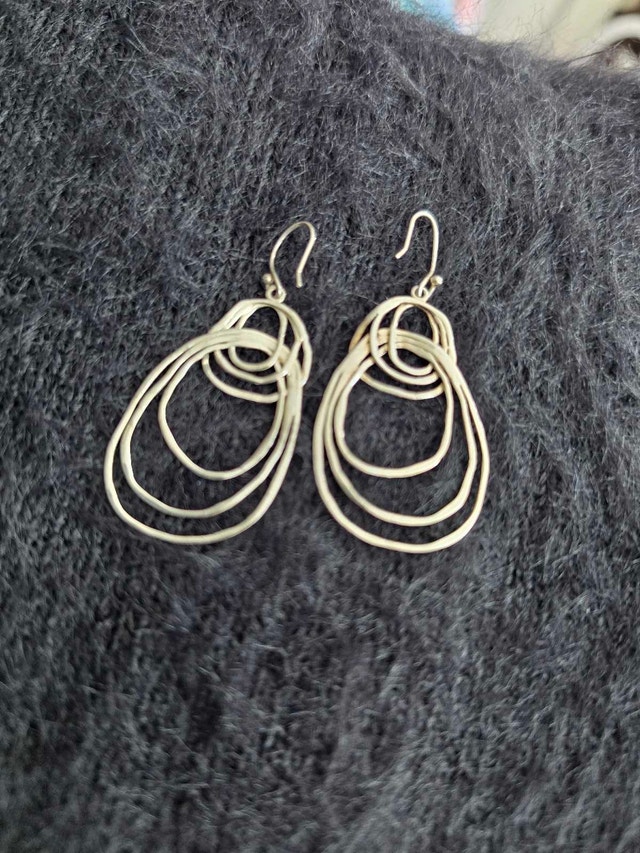 SILPADA .925 ss Teardrop Hoop earring