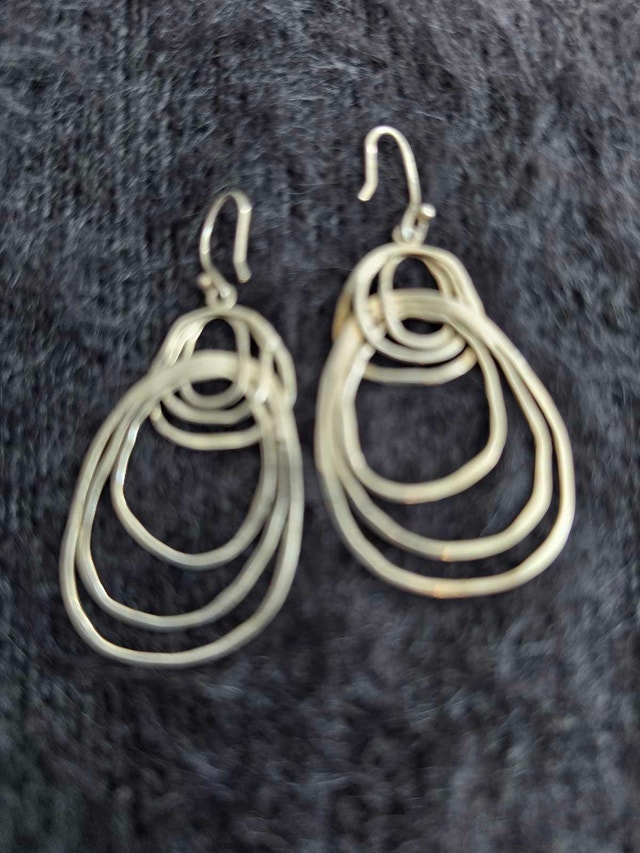 SILPADA .925 ss Teardrop Hoop earring - photo 3