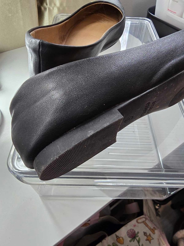 NEW black pointed toe flats size 6, matte finish. - photo 2
