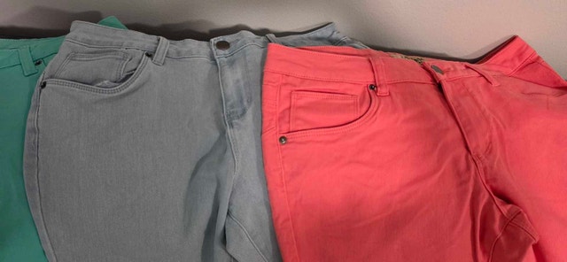 Ladies NEW Capris size 15 stretchy - photo 3
