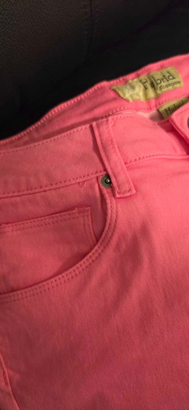 Ladies size 11 Pink Capris stretch - photo 2