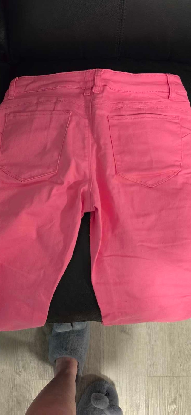 Ladies size 11 Pink Capris stretch - photo 3