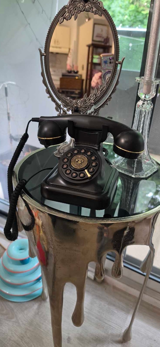 Working Replica Retro Telephone excellent cond