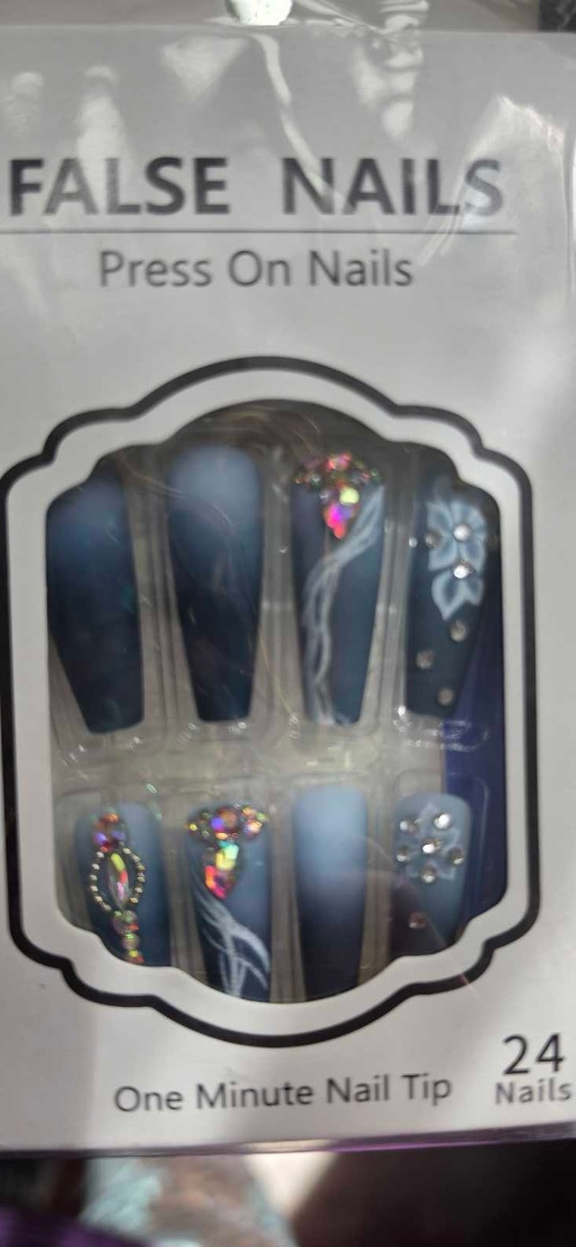 PRETTY PRESS ON NAILS NIP - photo 2
