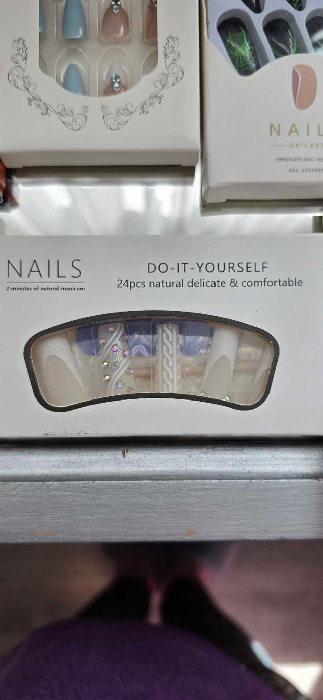 PRETTY PRESS ON NAILS NIP - photo 4