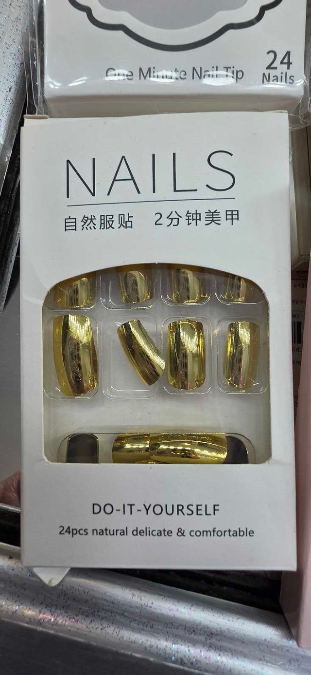 NIP Press on nails c/w stick ons/ nail file 24pcs
