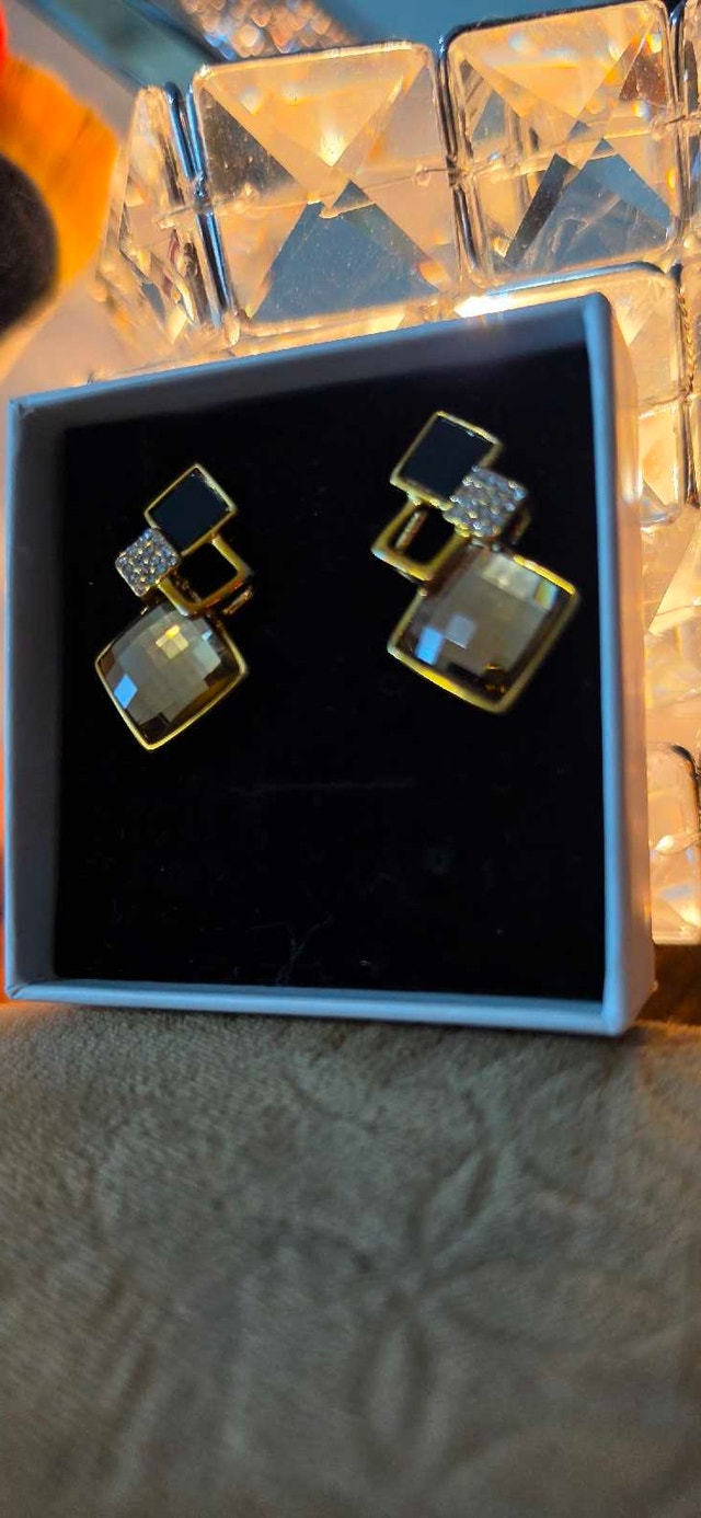 NEW Various pierced earrings never worn - photo 5
