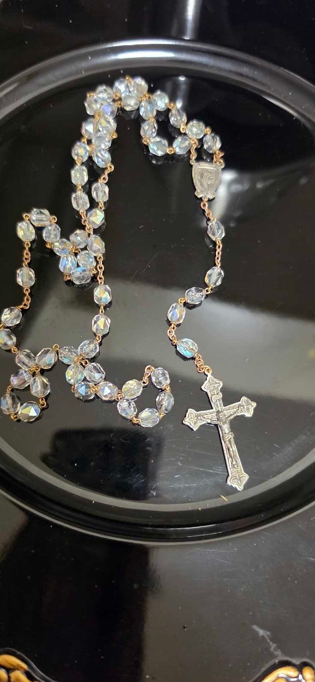 1940's Aurora Borealis crystal rosary in excellent condition - photo 2