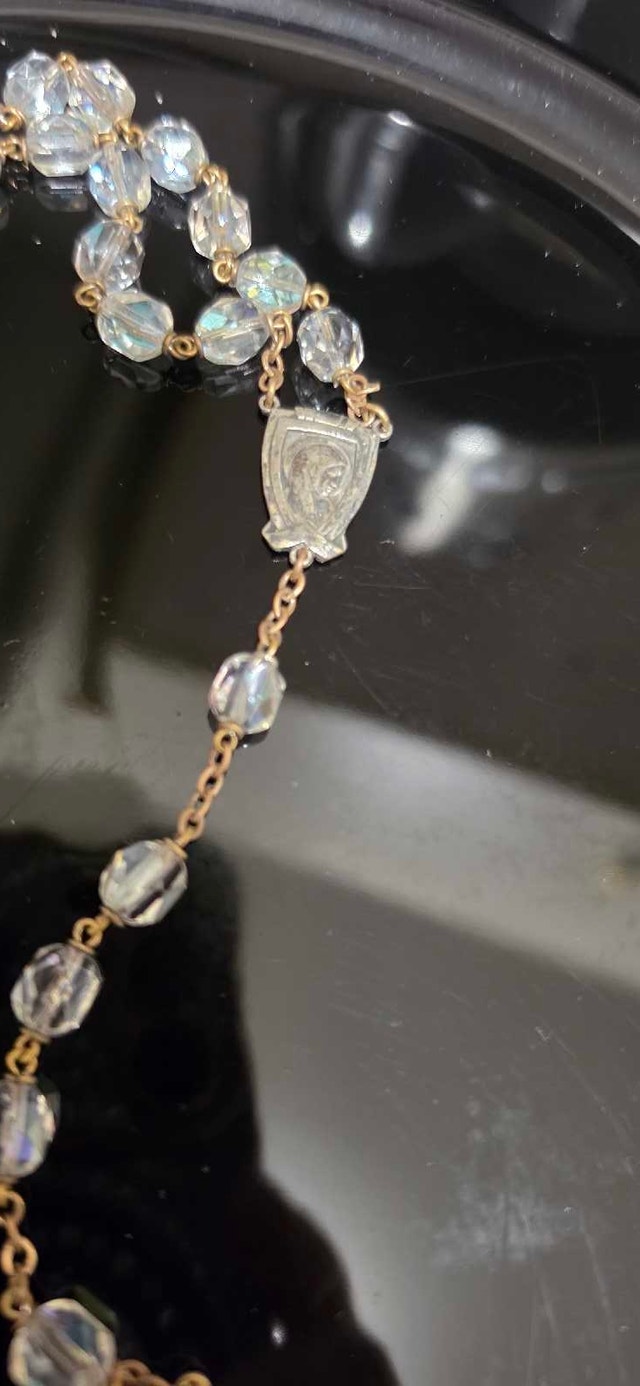 1940's Aurora Borealis crystal rosary in excellent condition - photo 4