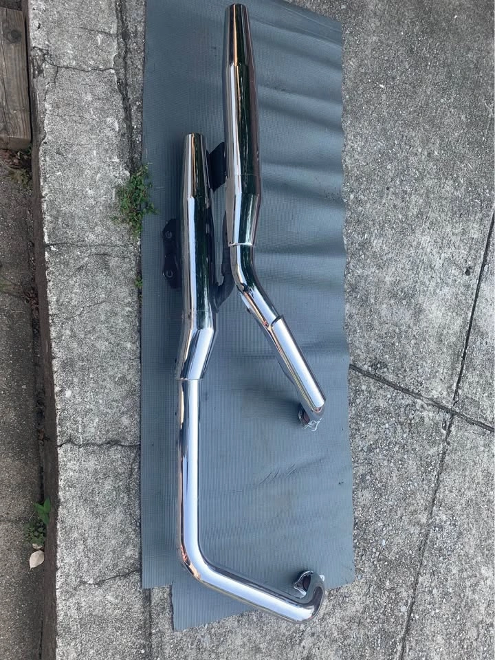 VTX 1300T Stock Exhaust (2009)