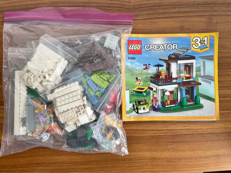 LEGO Creator 3-in-1 Modern Home 31068