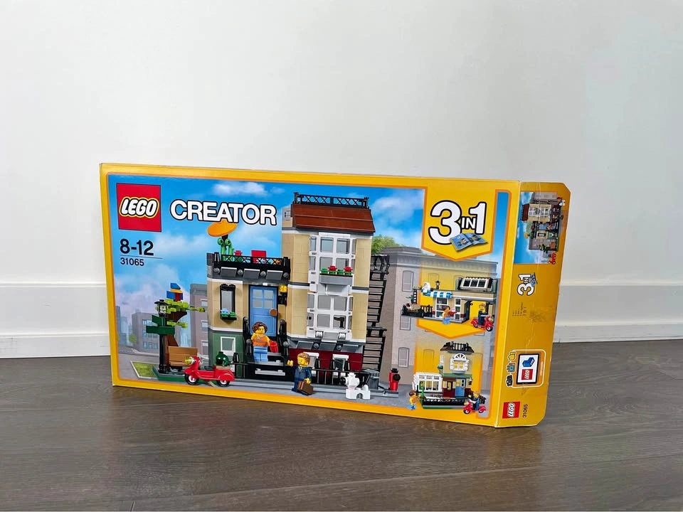 LEGO Creator 3-in-1 Park Street Townhouse 31065