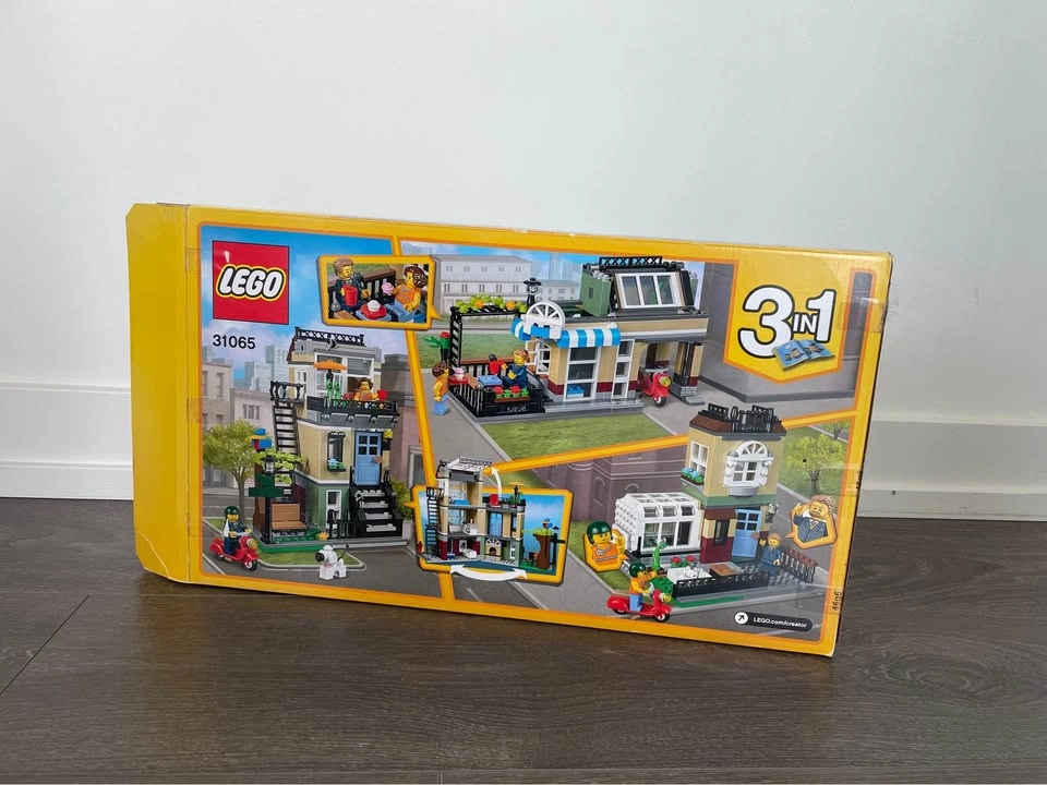 LEGO Creator 3-in-1 Park Street Townhouse 31065 - photo 2