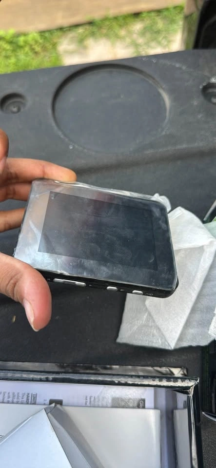 Portable Screen Device with HP Charger and Case - photo 4