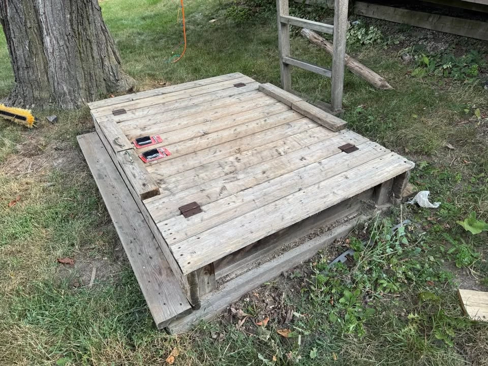 Solid Cedar Sandbox with Folding Benches & Protective Lid - photo 3