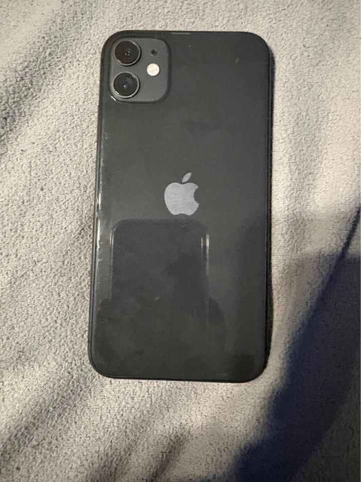 iPhone 11 - photo 2