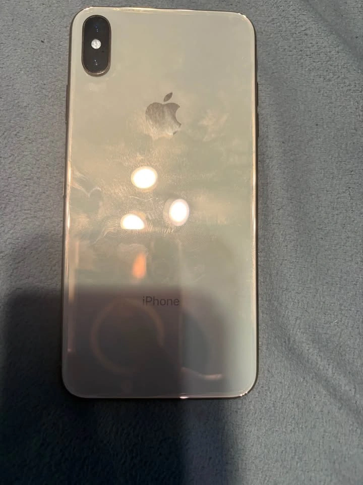 iPhone XS Max - photo 2