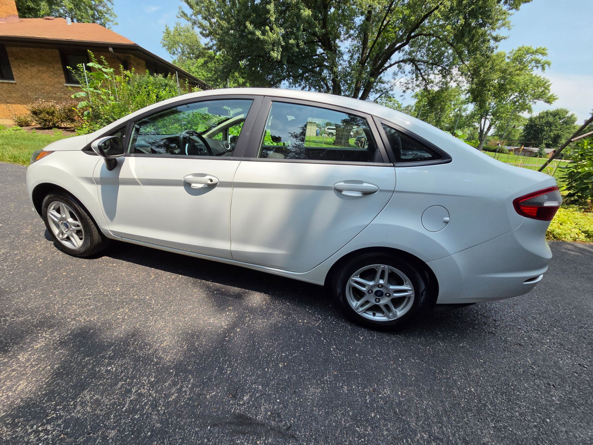 2017 Ford Fiesta - photo 4